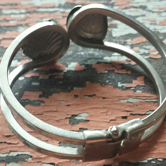 Childs Shell Bracelet - Picture 5 of 5